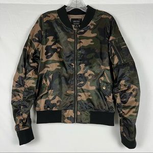 RED FOX • Camouflage Bomber Jacket Size large